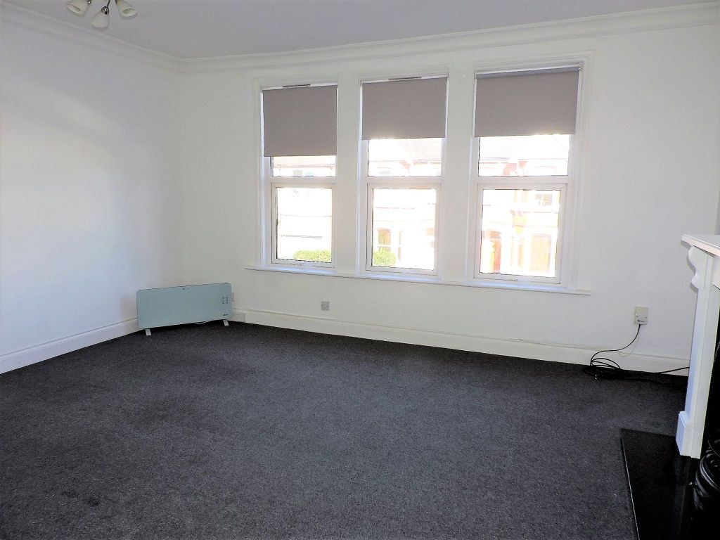 Property photo 2 of 11 Photograph 3