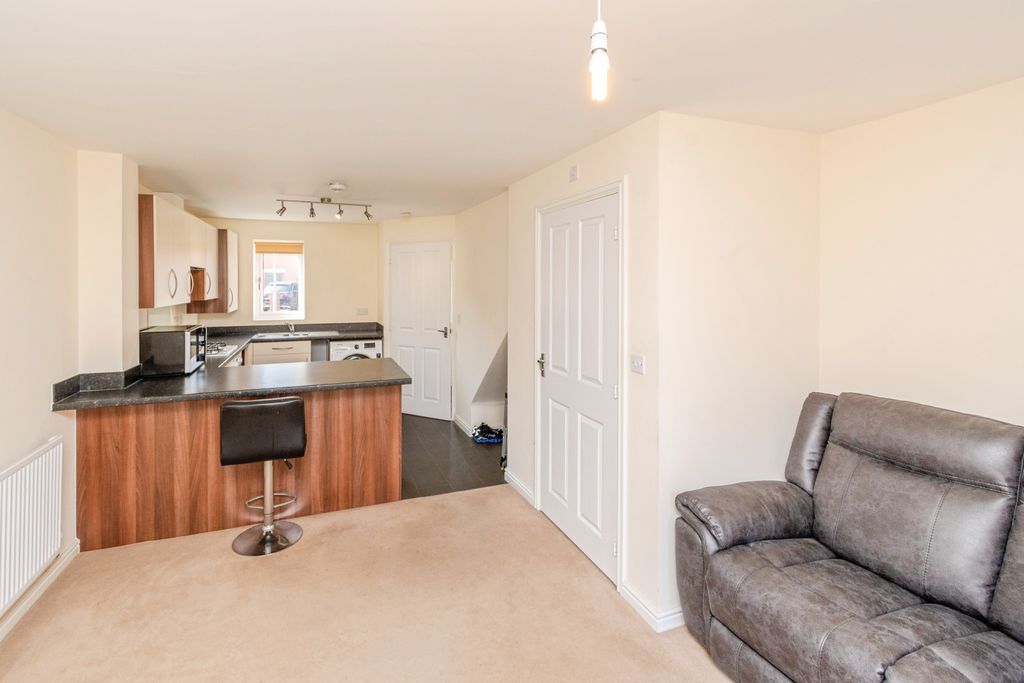 Property photo 3 of 20 Living Kitchen