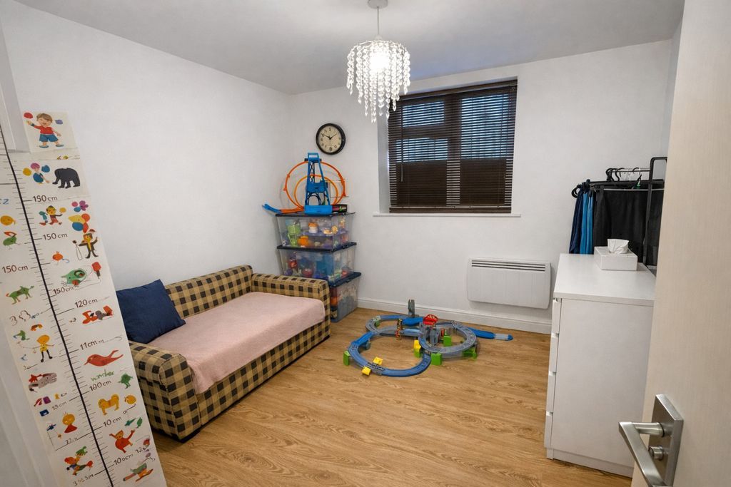 Property photo 3 of 7 Photo 10