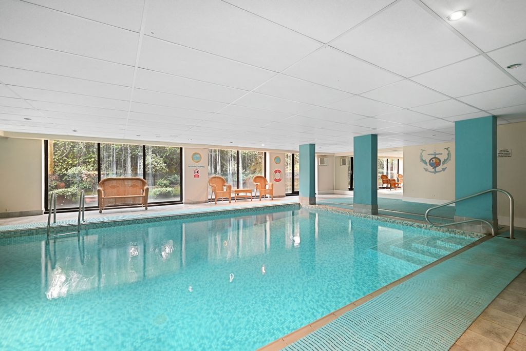 Property photo 1 of 13 Photo 8