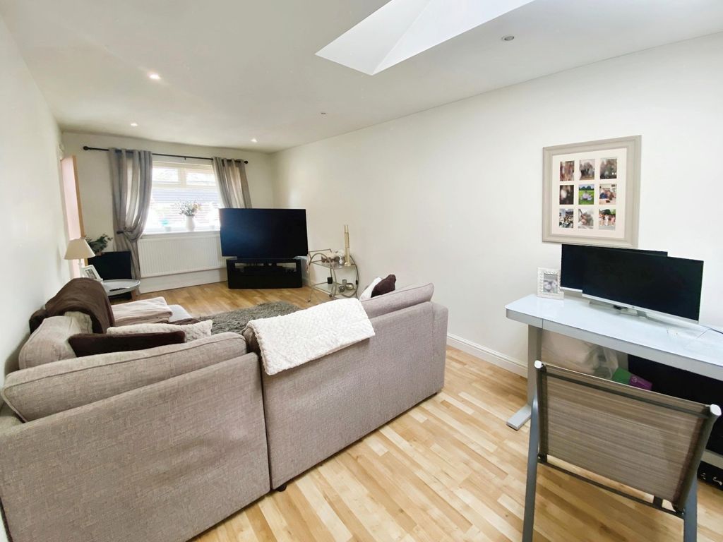 Property photo 3 of 9 Picture No. 05