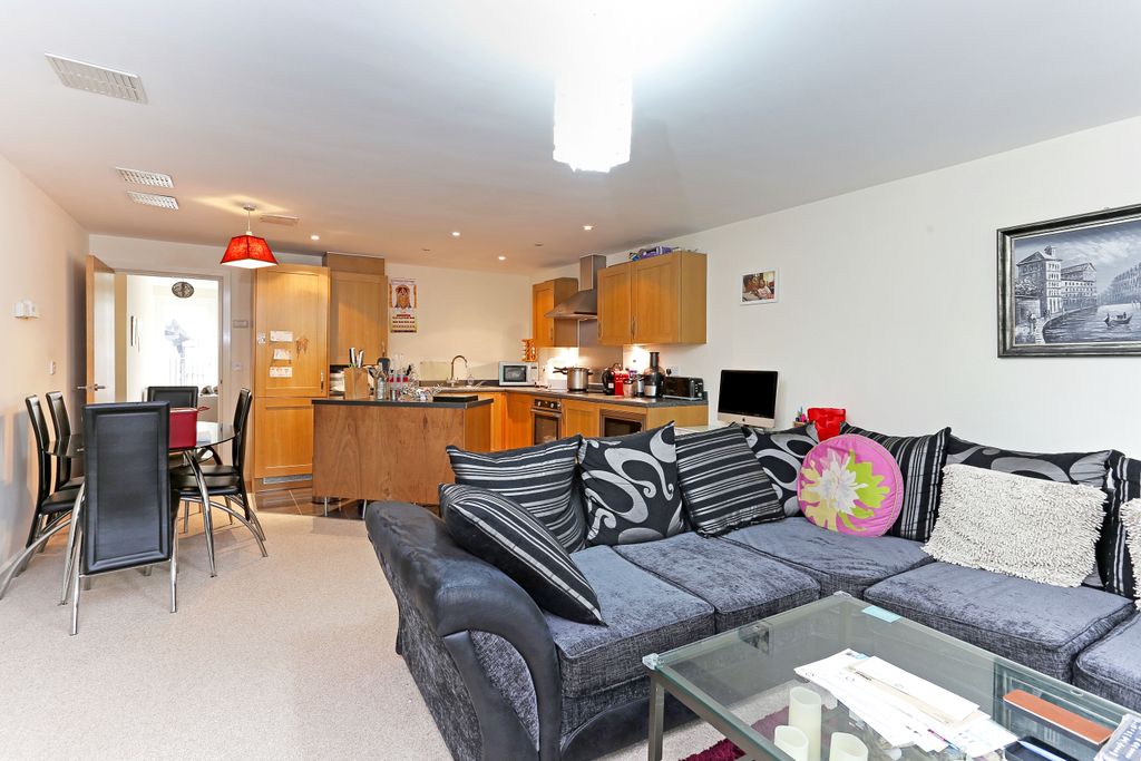 Property photo 3 of 11