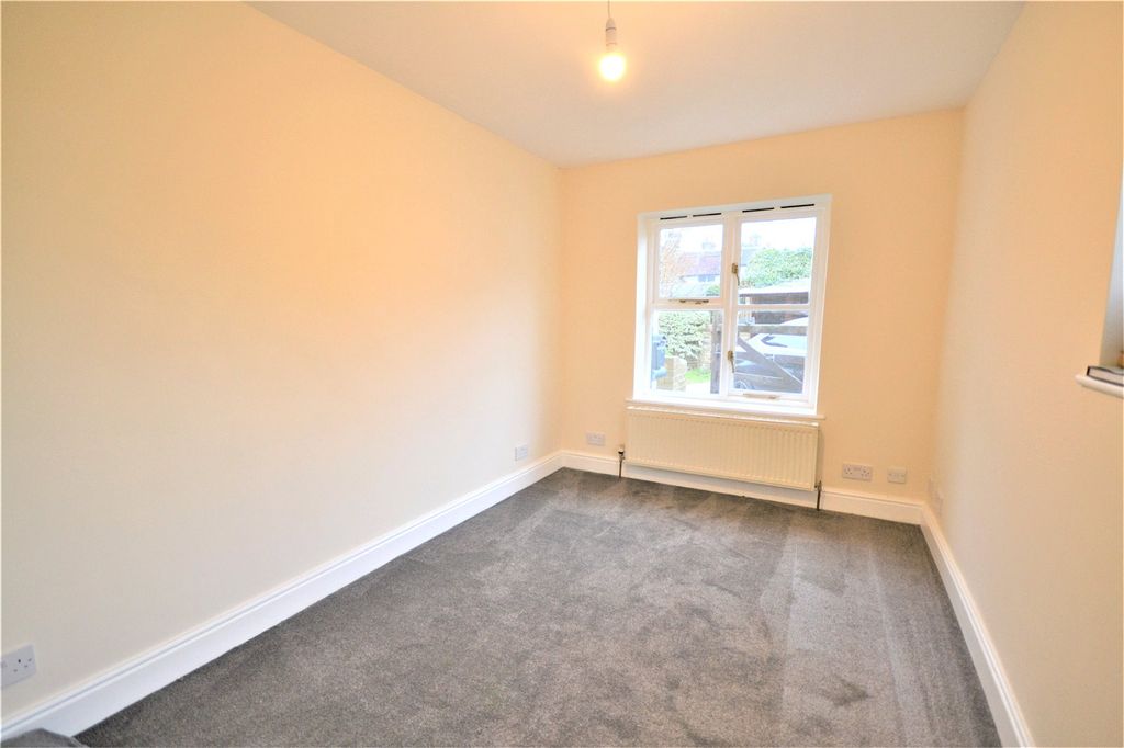 Property photo 3 of 11 Dining Room