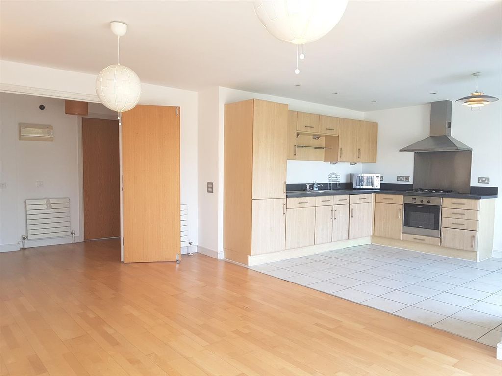 Property photo 1 of 11 Reception Room