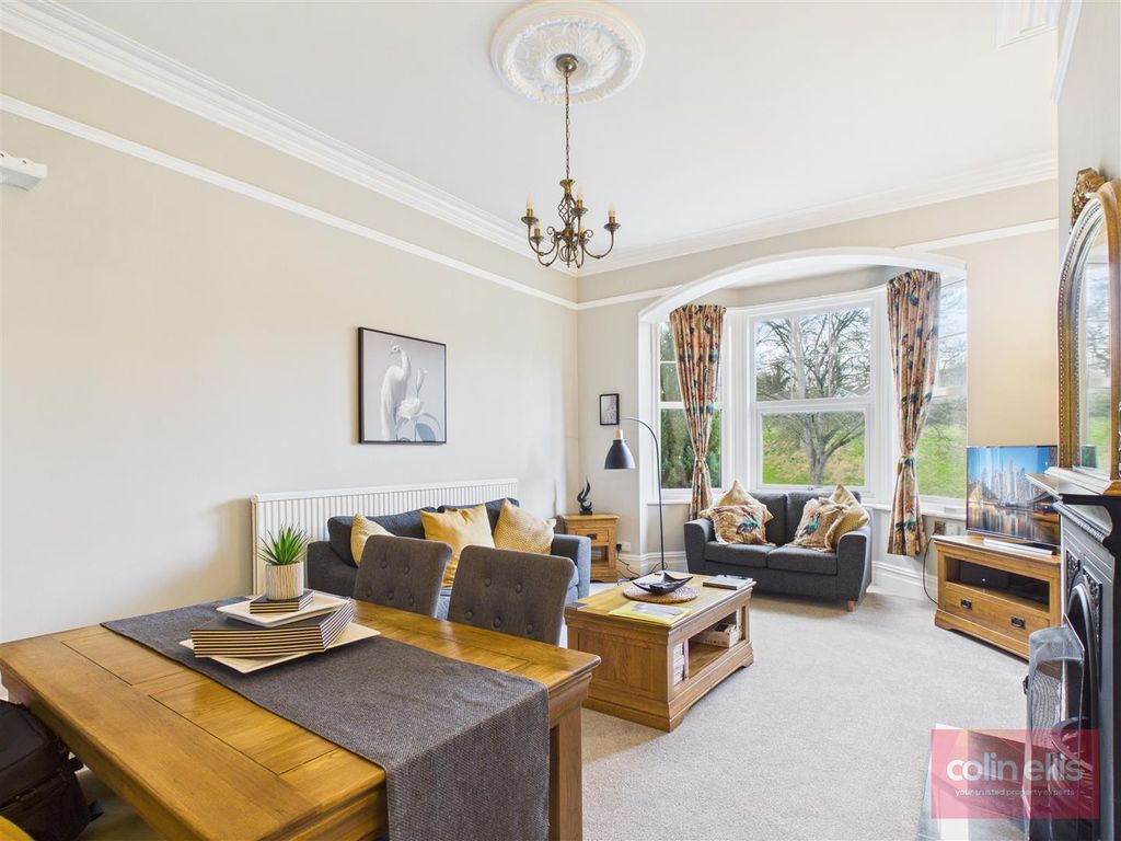 Property photo 2 of 15 Cam05075G0-Pr0284-Still004.Jpg