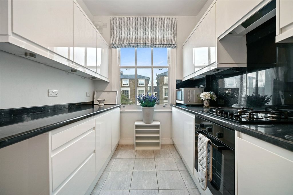 Property photo 3 of 6 Picture No. 17