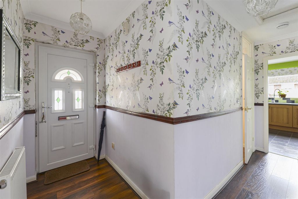 Property photo 2 of 12 02.