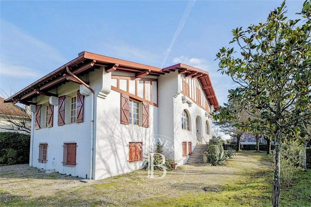 Property photo 2 of 18