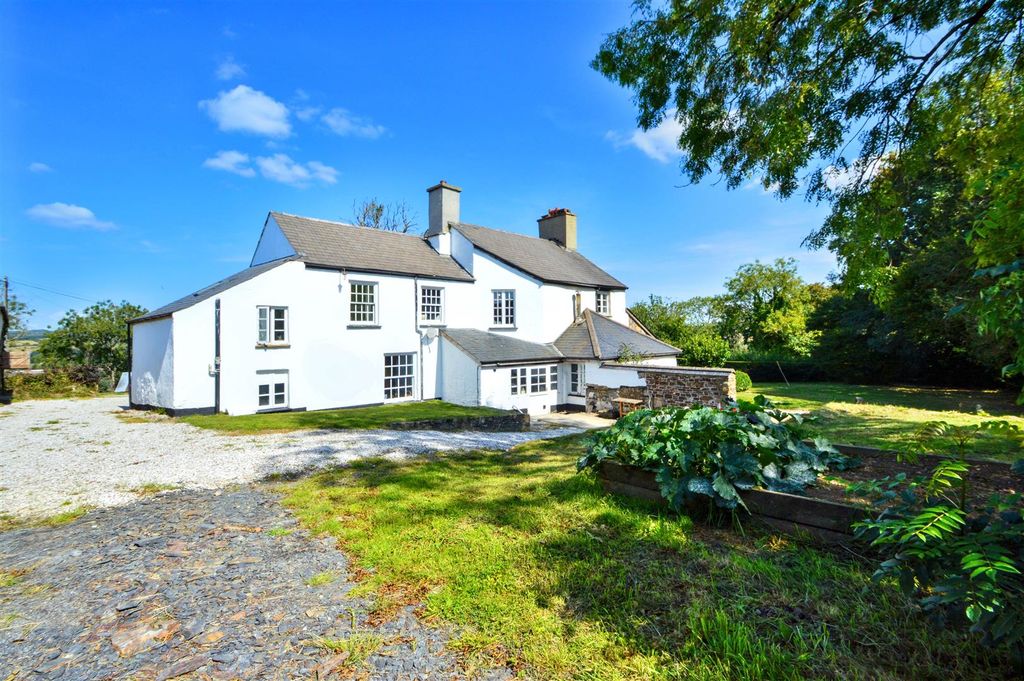 Property photo 3 of 26 Higher Ebsworthy