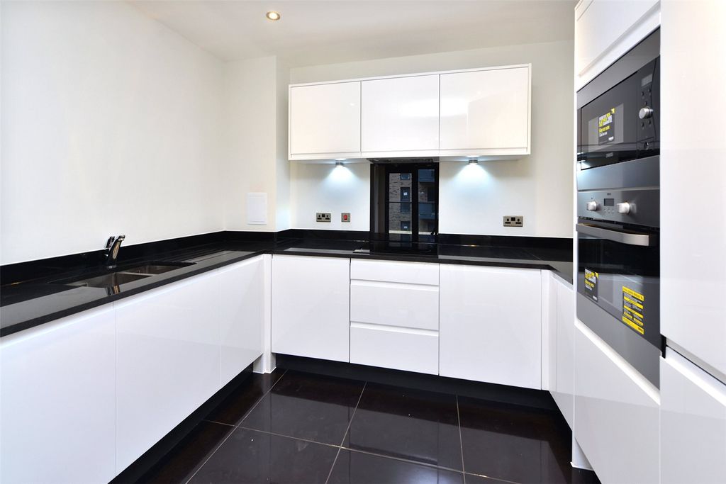 Property photo 1 of 8 Picture No. 23