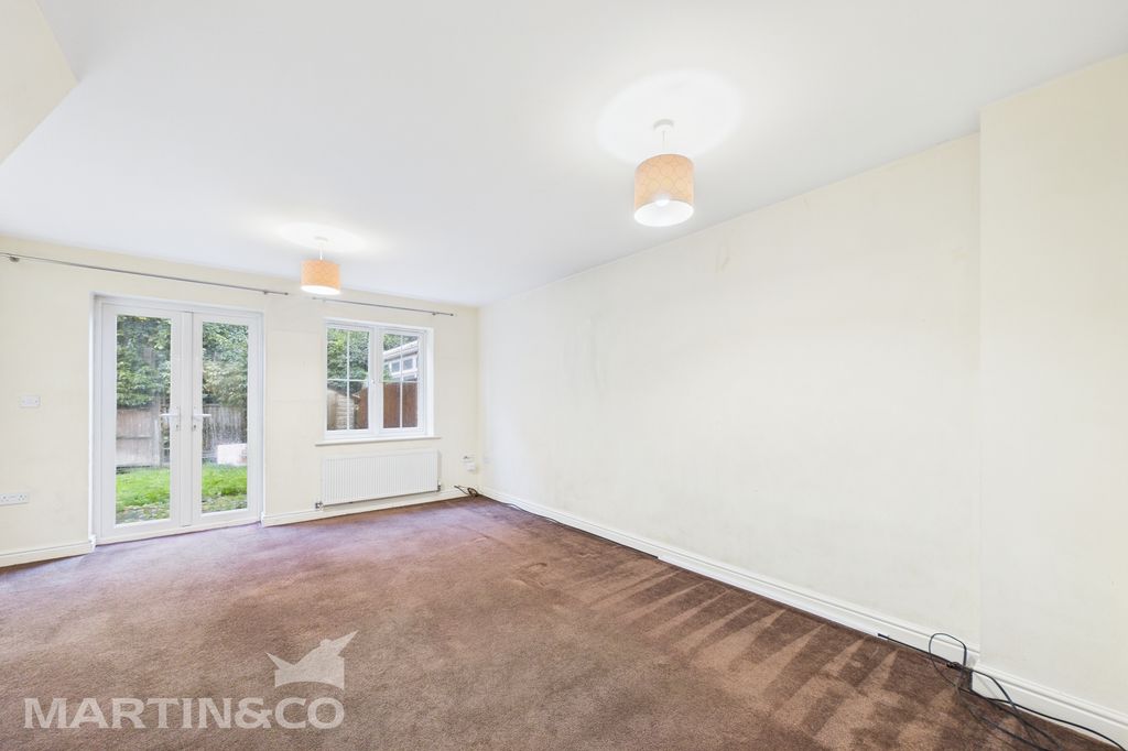 Property photo 2 of 12 Cam01953G0-Pr0114-Still016