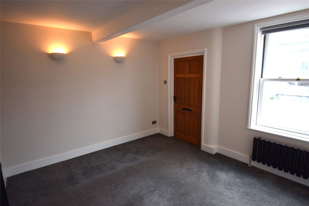 Property photo 3 of 14 Picture No. 12