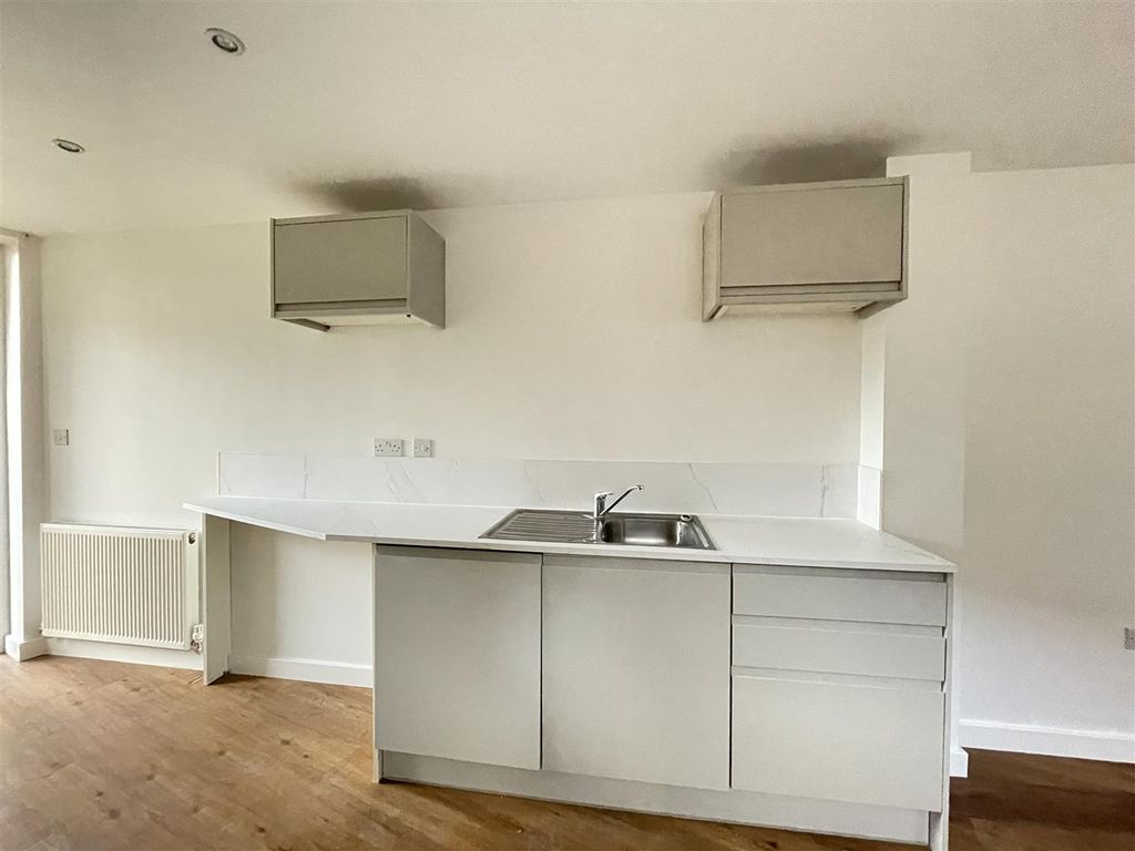 Property photo 3 of 9 Kitchen Area (4).Jpg