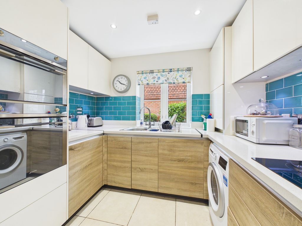 Property photo 3 of 24 Cam04018G0-Pr0482-Still006