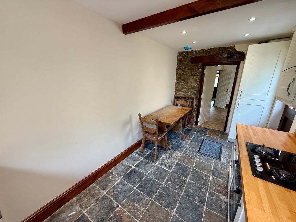 Property photo 3 of 31