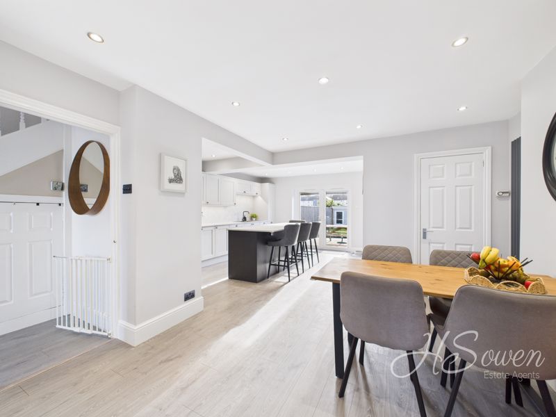 Property photo 1 of 18 Photo 9