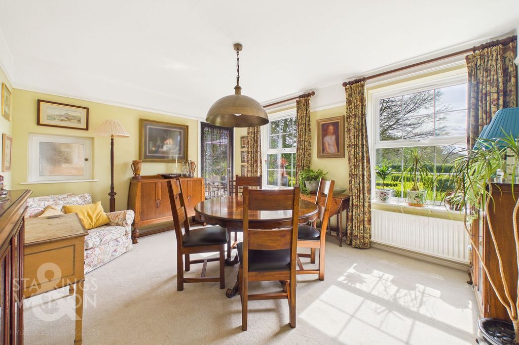 Property photo 3 of 34