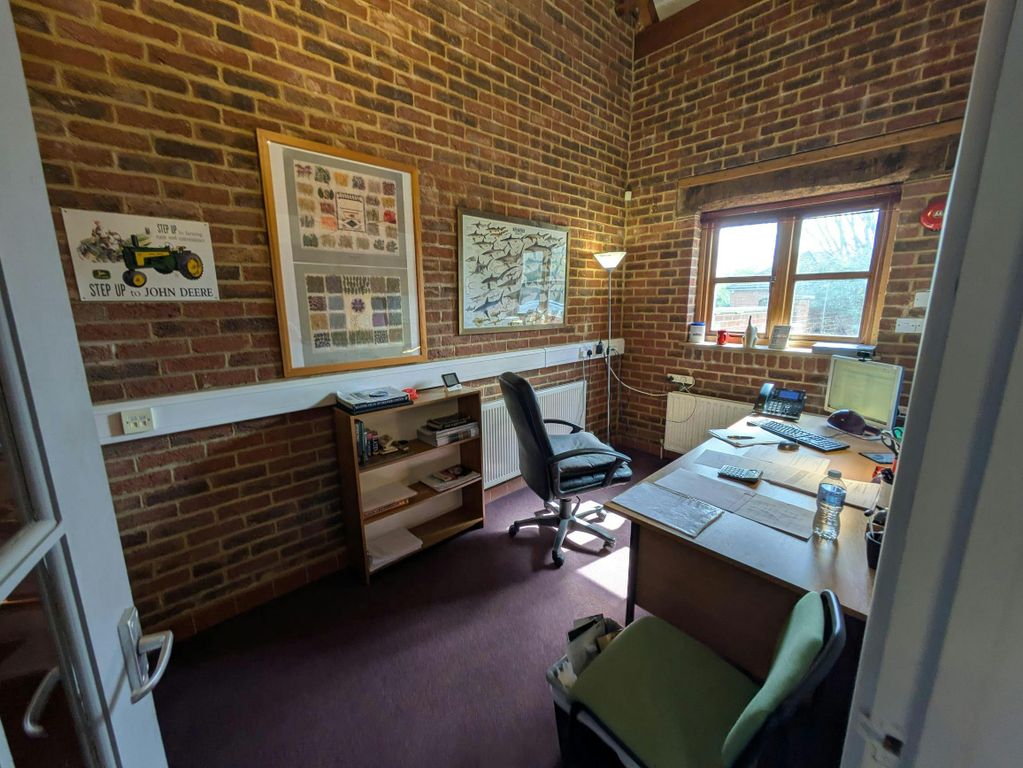 Property photo 3 of 8 1000033632.Jpg