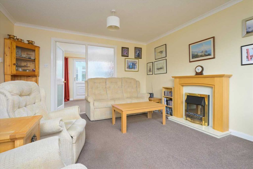 Property photo 3 of 19