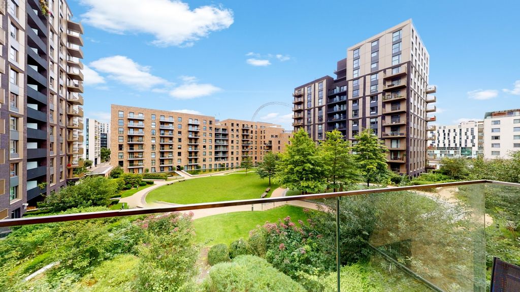 Property photo 3 of 11