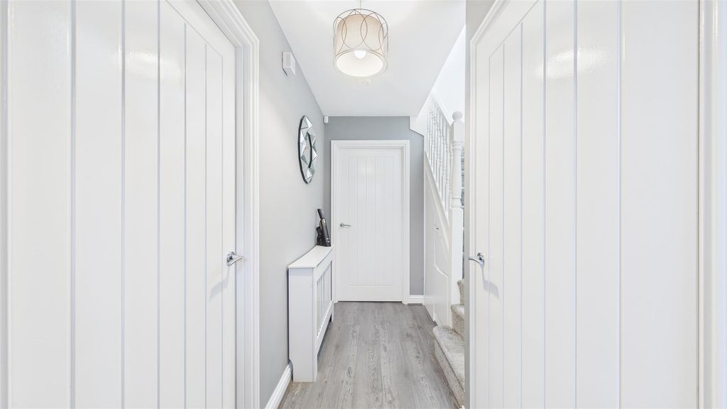 Property photo 3 of 21 Cam05101G0-Pr0100-Still010.Jpg