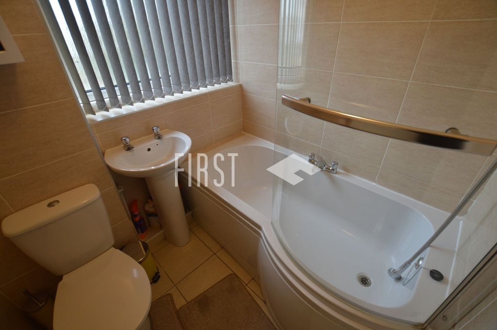 Property photo 2 of 5 Bathroom
