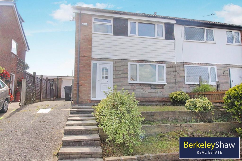 Property photo 1 of 12 External