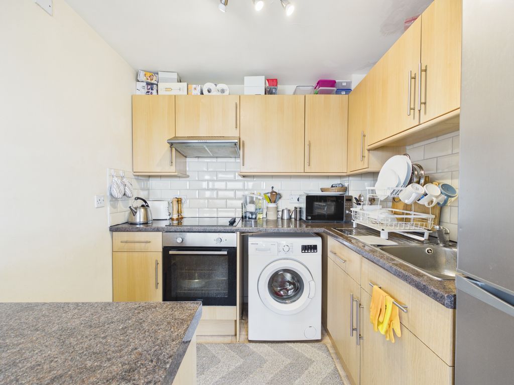 Property photo 3 of 7 Cam03519G0-Pr0543-Still005