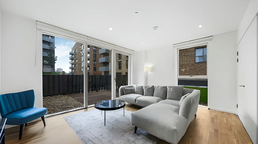 Property photo 2 of 8