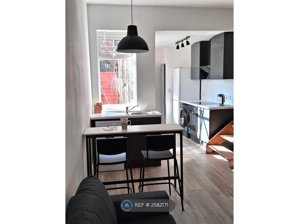 Property photo 1 of 6 Kitchen