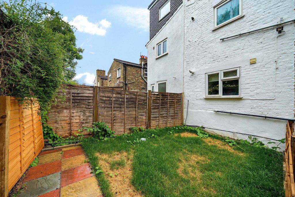 Property photo 2 of 17 Picture No. 19