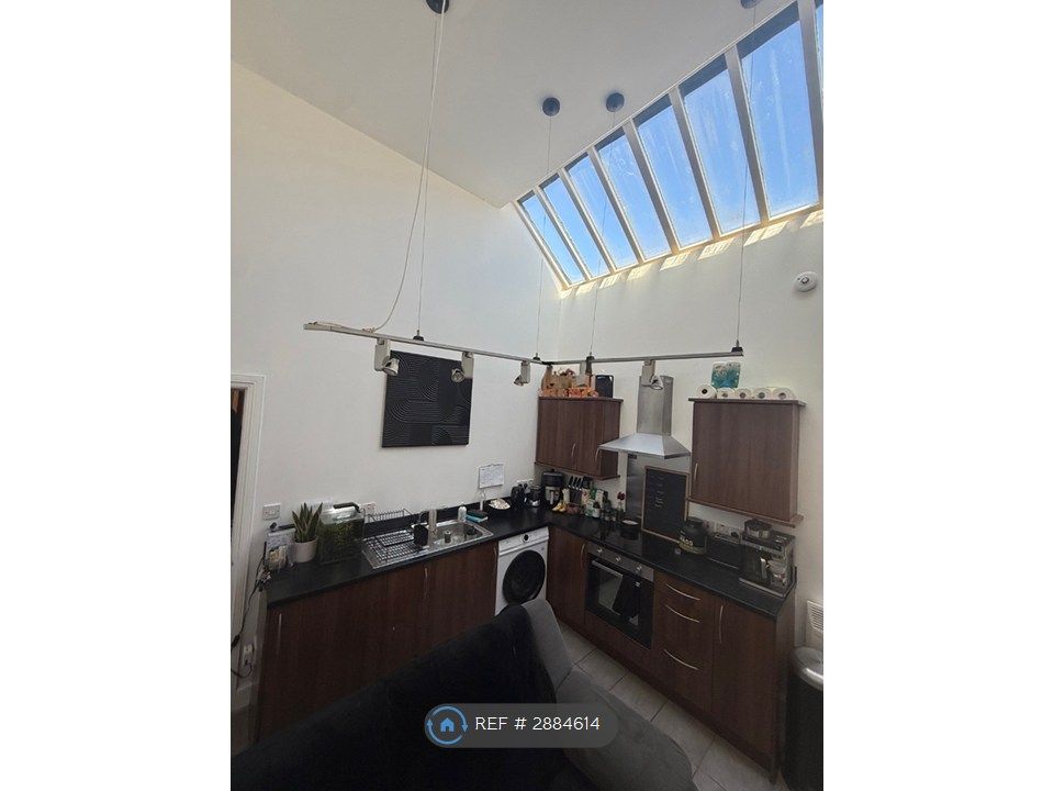 Property photo 3 of 6