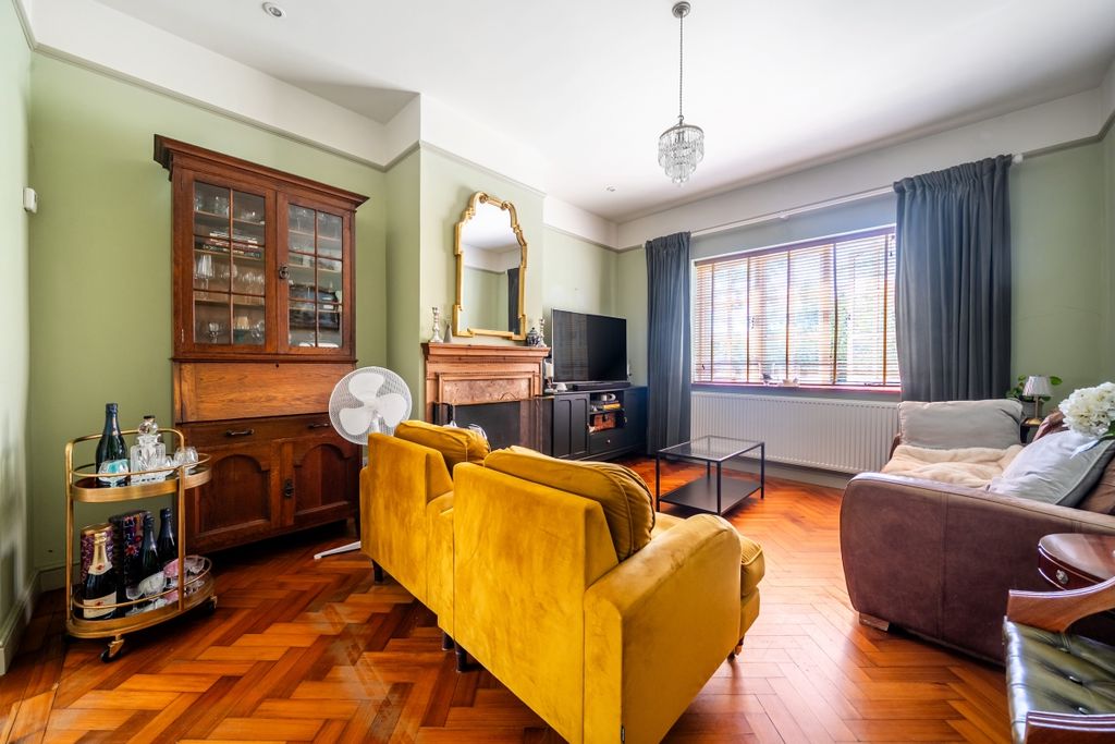 Property photo 2 of 13 1-6A4E43747247A-1...