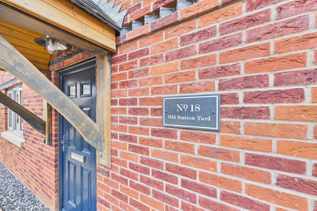 Property photo 2 of 46 18 Old Station Yard Morton Ewemove Stamford And Sp