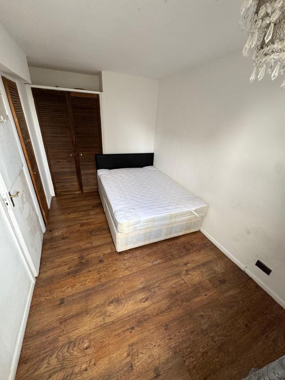 Property photo 2 of 16 Bedroom 3