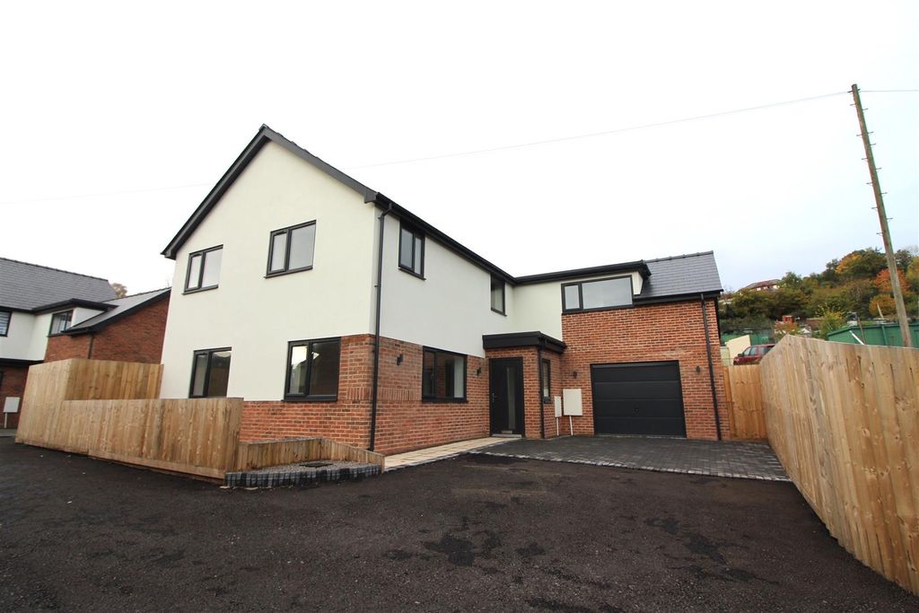 Property photo 1 of 36 Outside