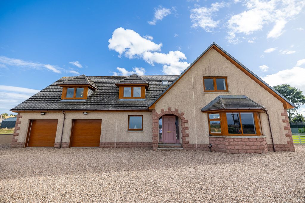 Property photo 3 of 35
