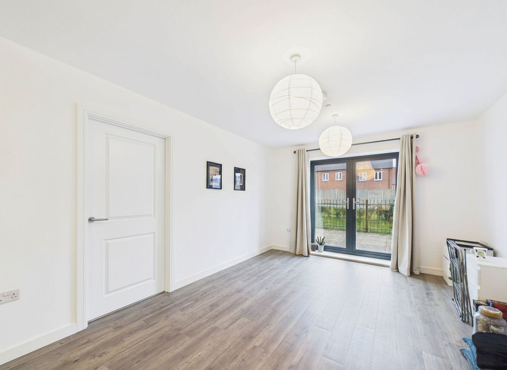 Property photo 3 of 20