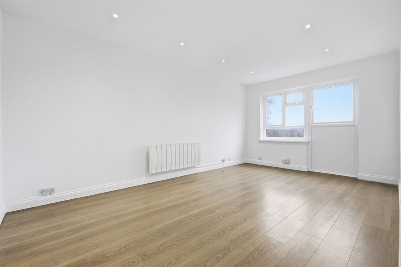 Property photo 2 of 11 Photo 8