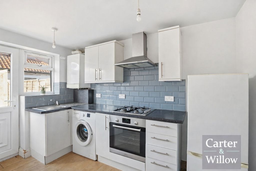 Property photo 3 of 15