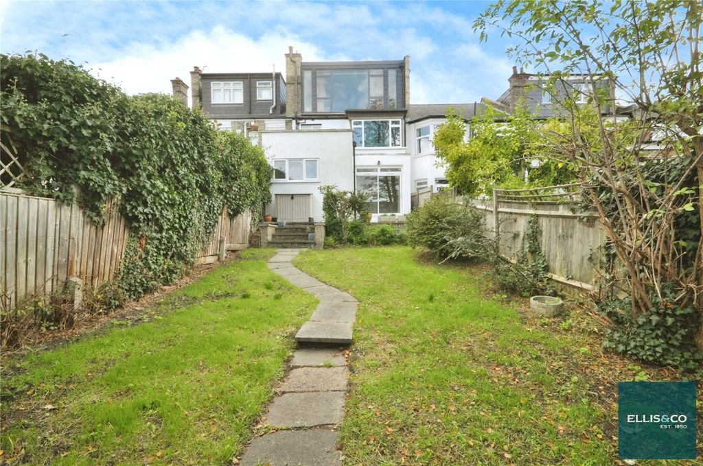 Property photo 3 of 11 Picture No. 05