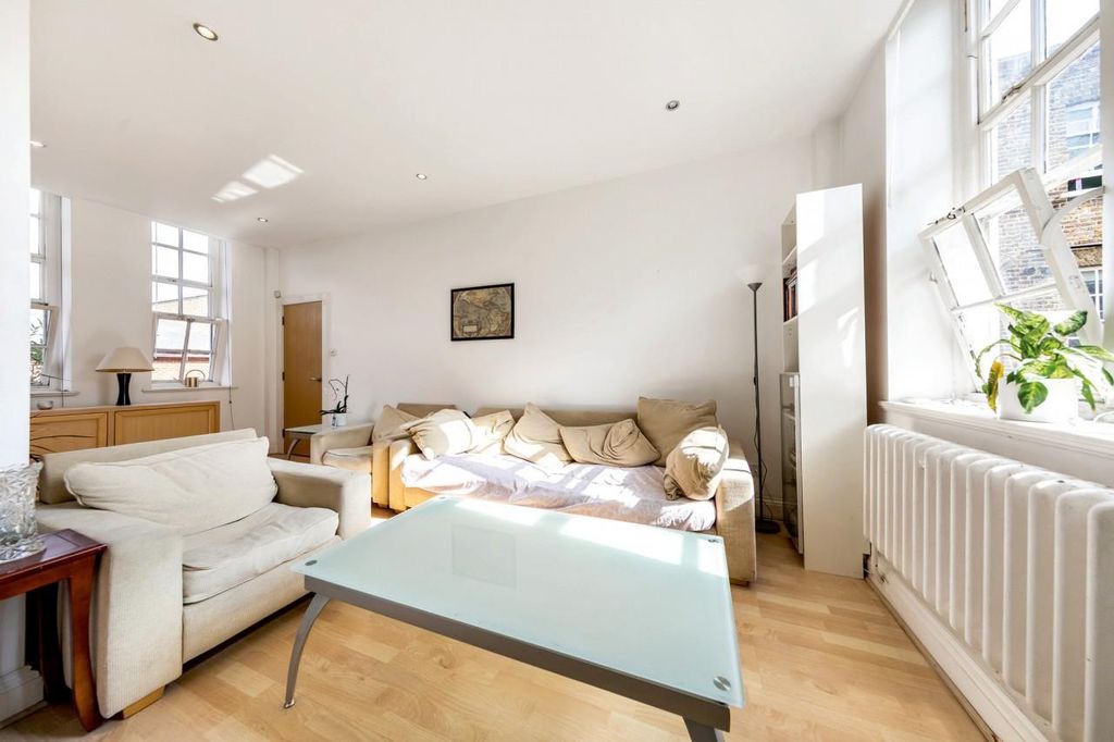 Property photo 2 of 9