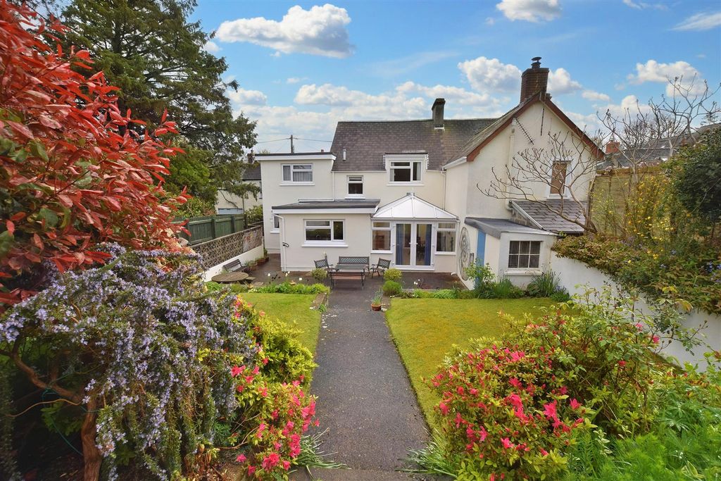 Property photo 1 of 23 Rear Garden