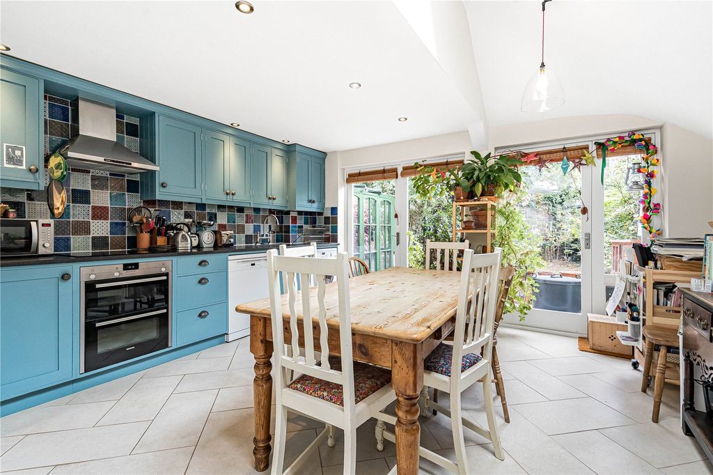 Property photo 2 of 11 Picture No. 25