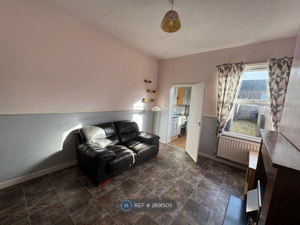 Property photo 3 of 14 Dining Room