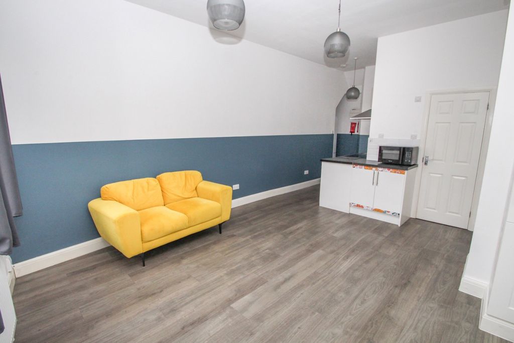 Property photo 1 of 8 1266861