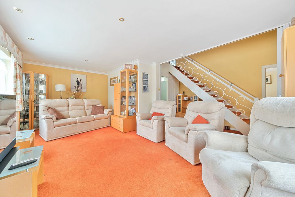 Property photo 2 of 20 1300641-12-683F02...
