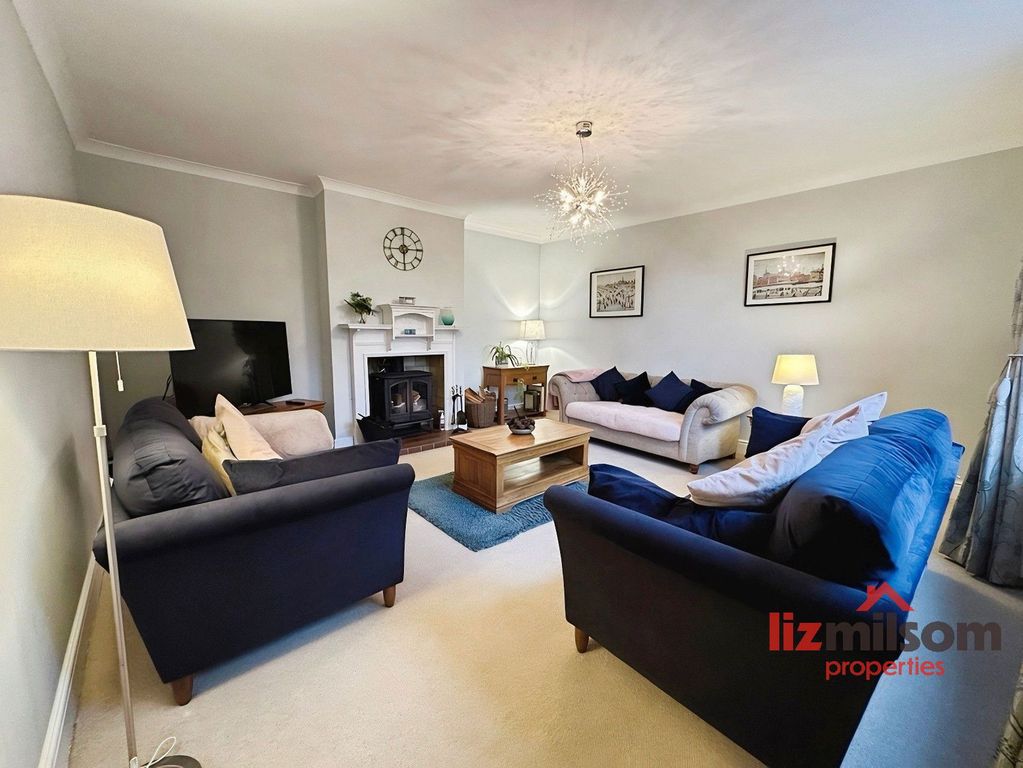 Property photo 2 of 30