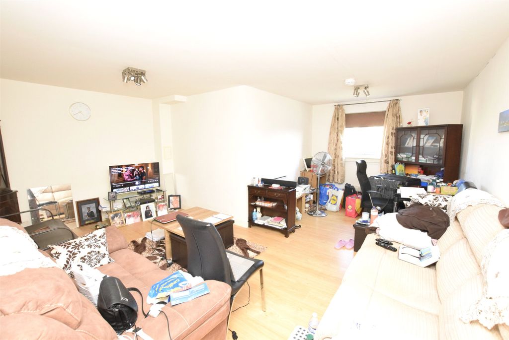 Property photo 3 of 7 Picture No. 08