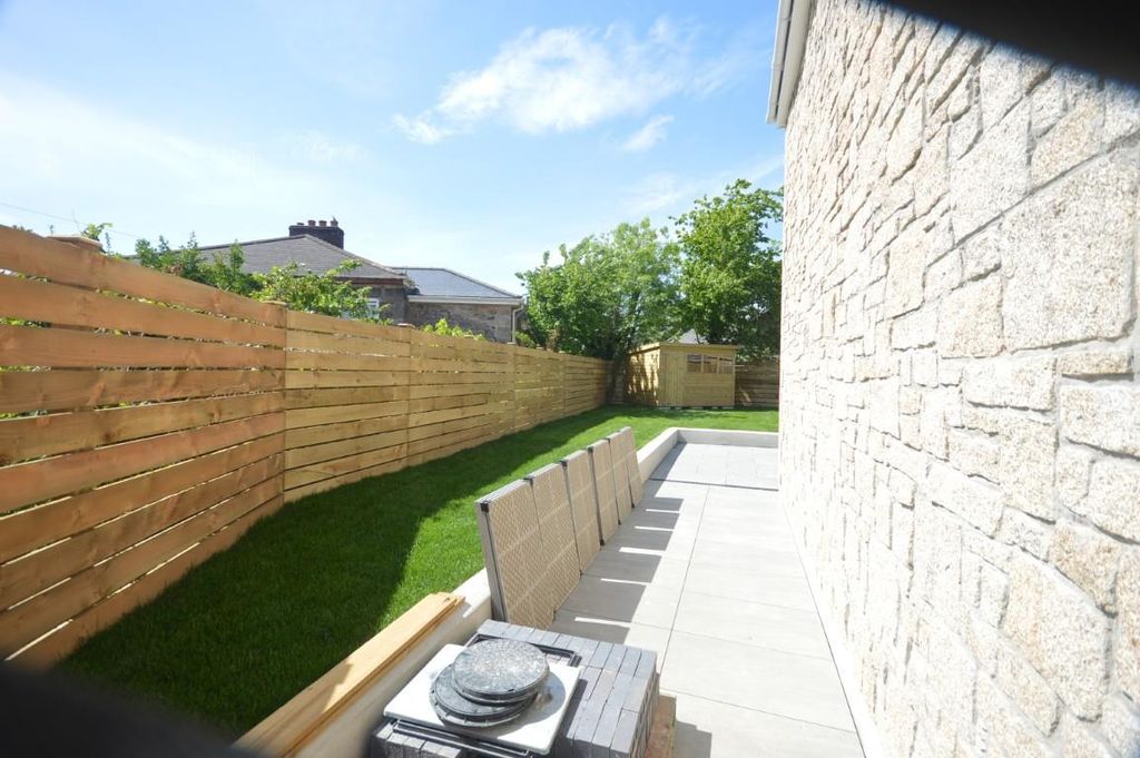 Property photo 2 of 13 Dsc_0021 (Medium).Jpg
